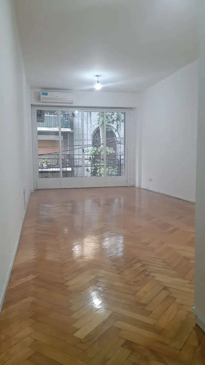 Monoambiente En Alquiler Muy Luminoso En Once
