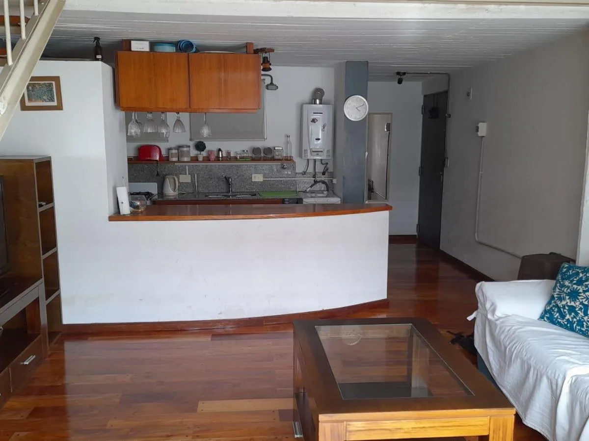 Duplex loft con balcón