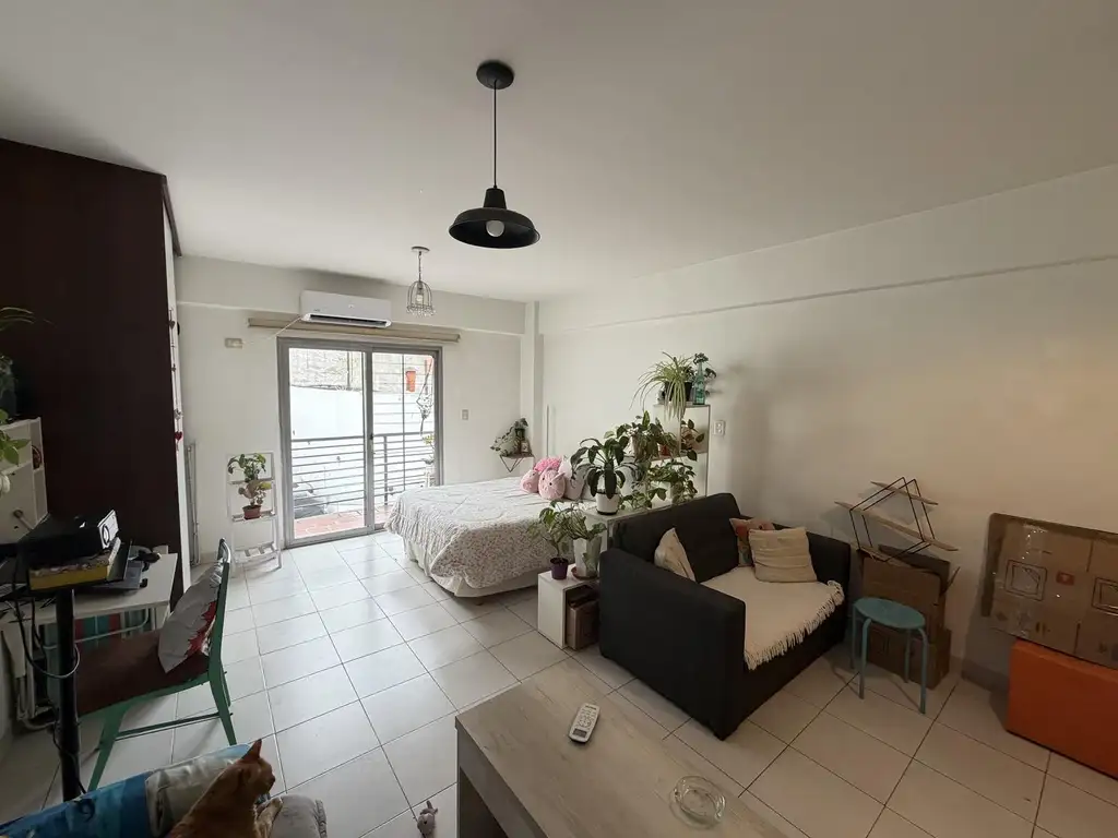 1 ambiente con balcón