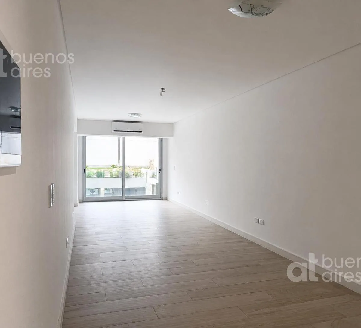 Studio with balcony and amenities