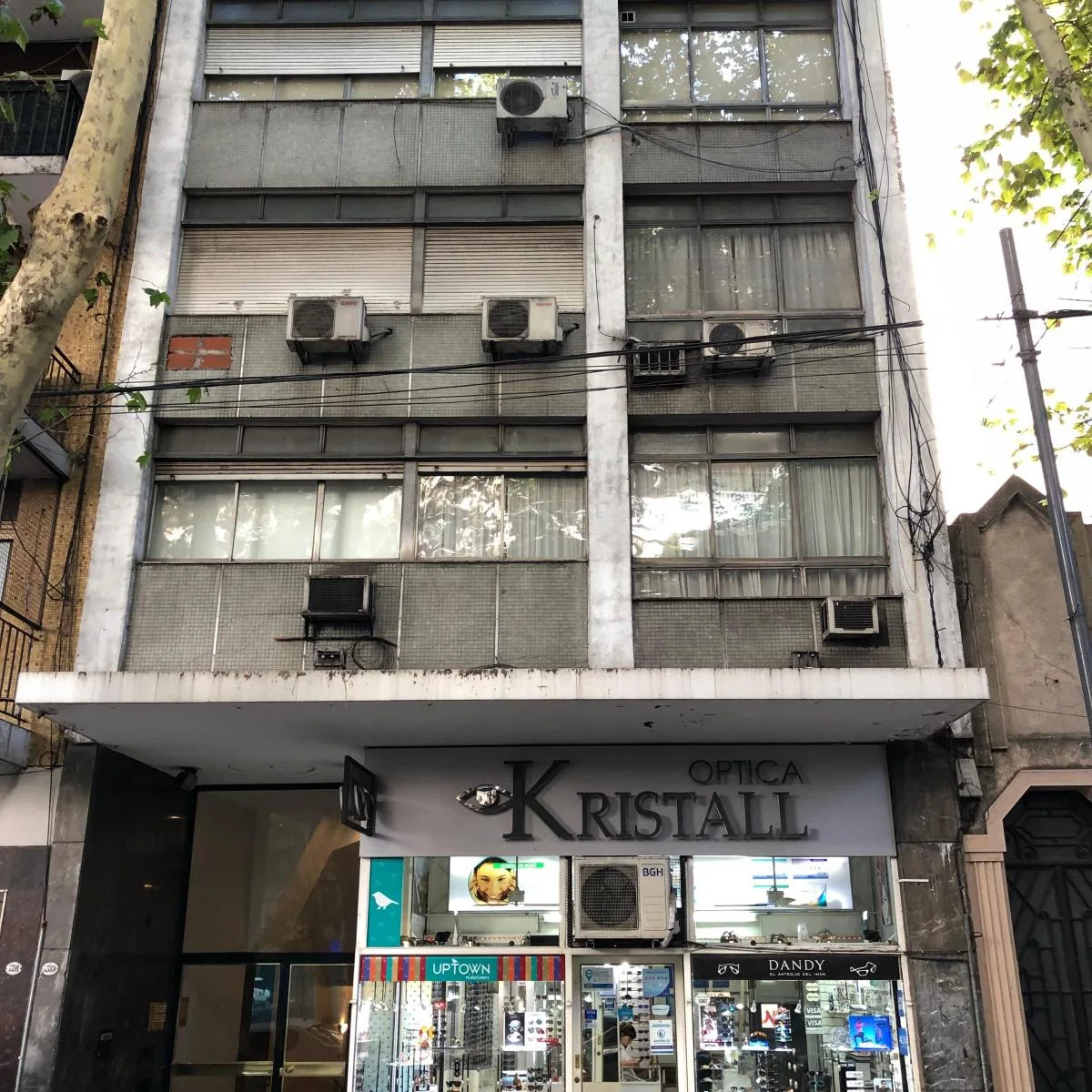 Monoambiente reciclado, cocina separada
