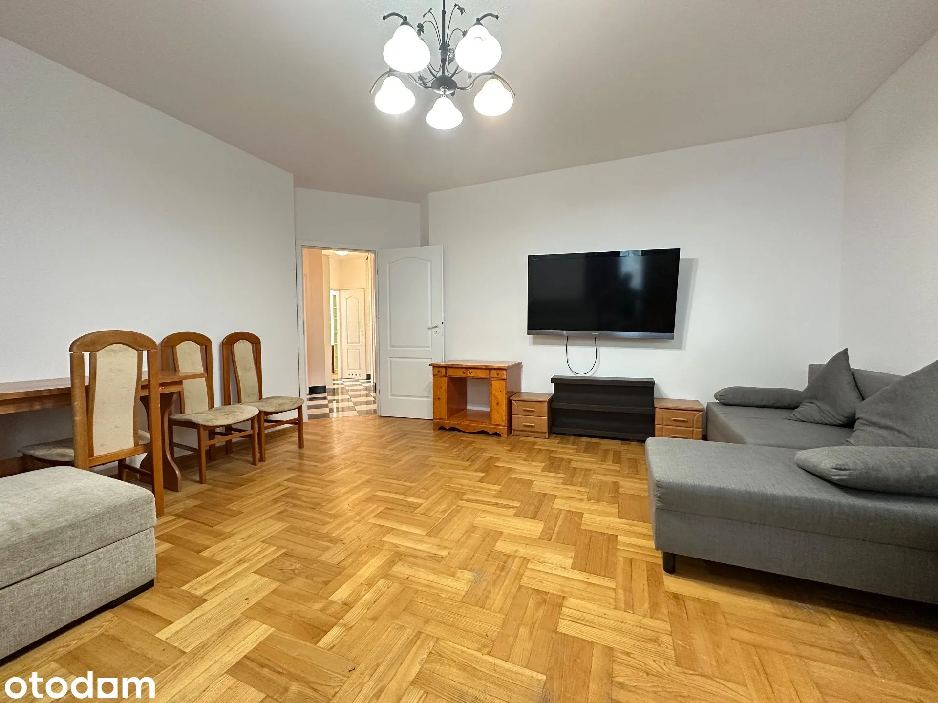 81 м², 3 комнаты, балкон