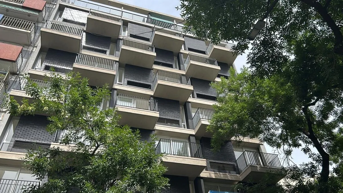 Monoambiente con balcón terraza