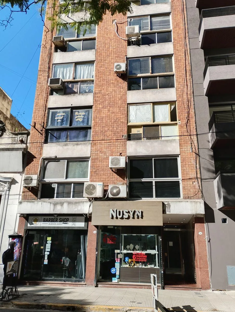 Departamento con aire acondicionado y baño reciclado