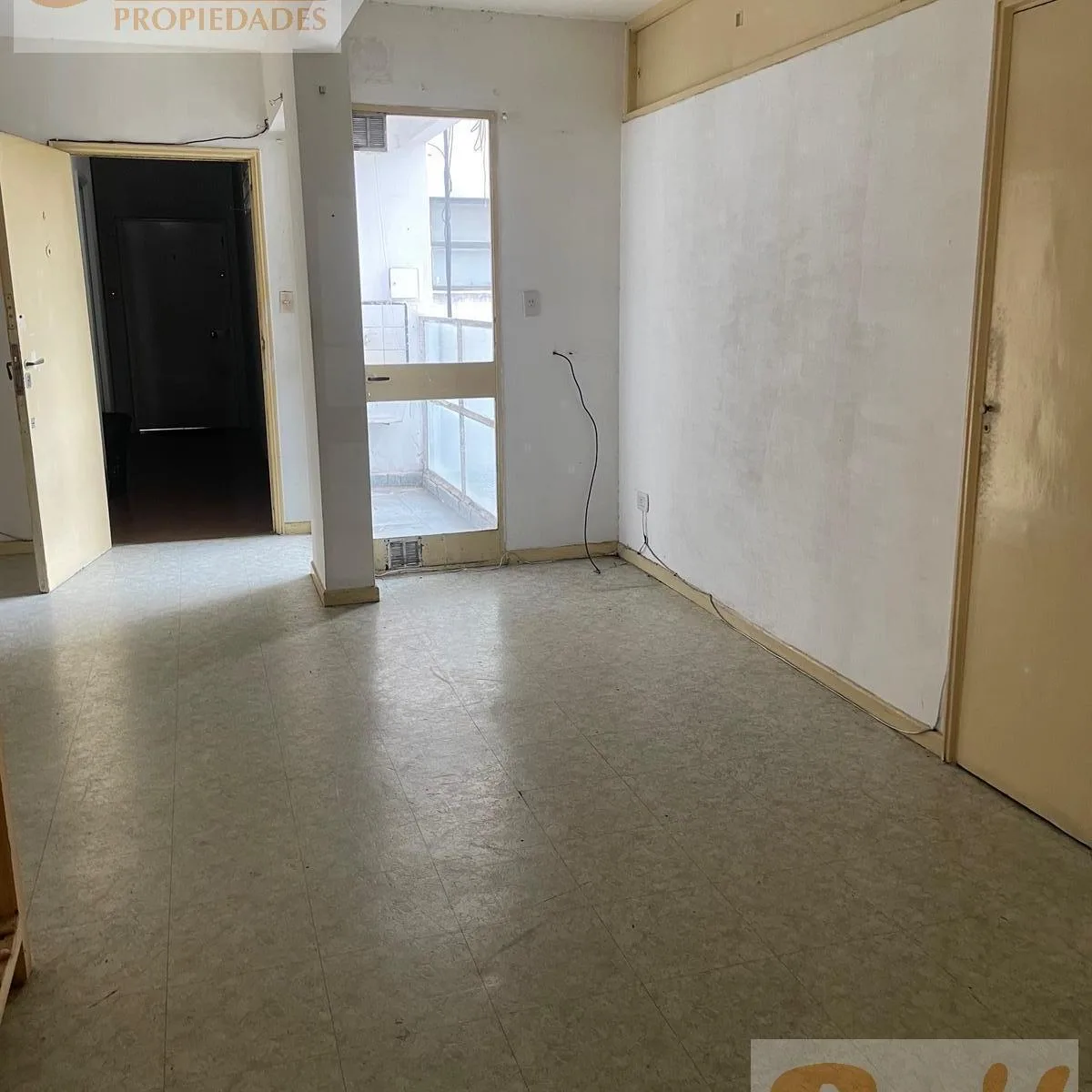 2-room semi-piso with balcony
