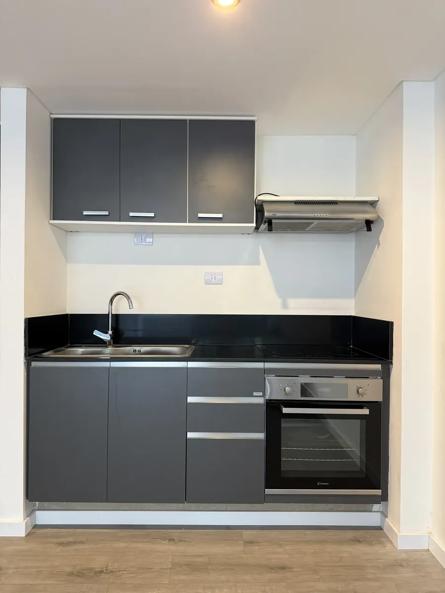 Departamento con balcón en Puerto Madero