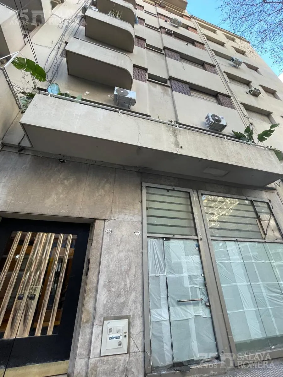 Planta baja con patio y AC