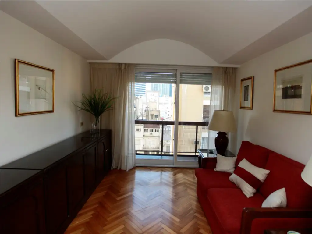 Departamento amoblado con balcón