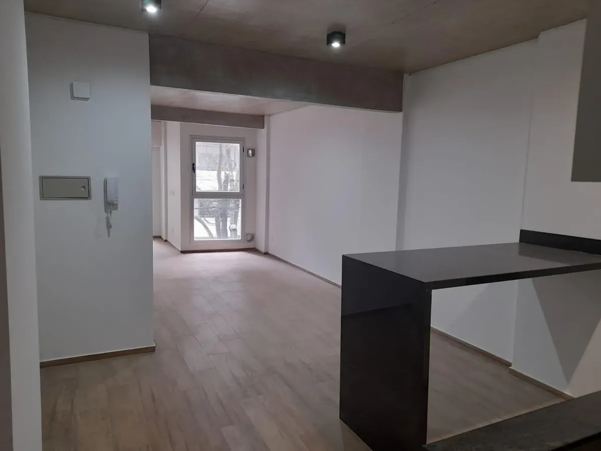 Nuñez studio with balcony