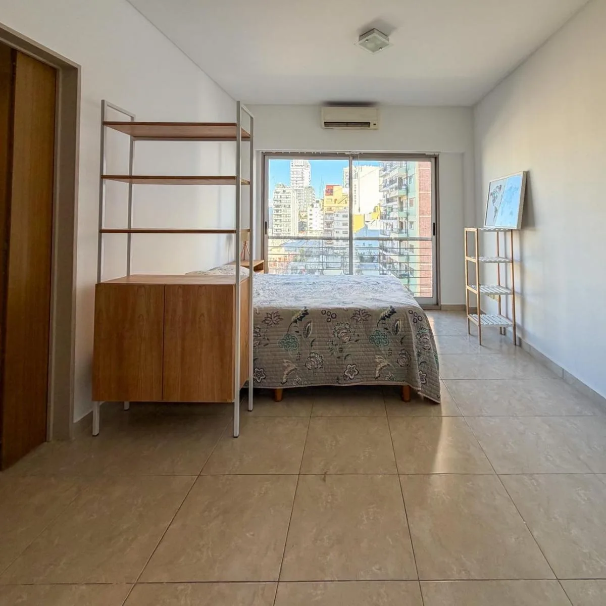 Monoambiente con pileta y laundry