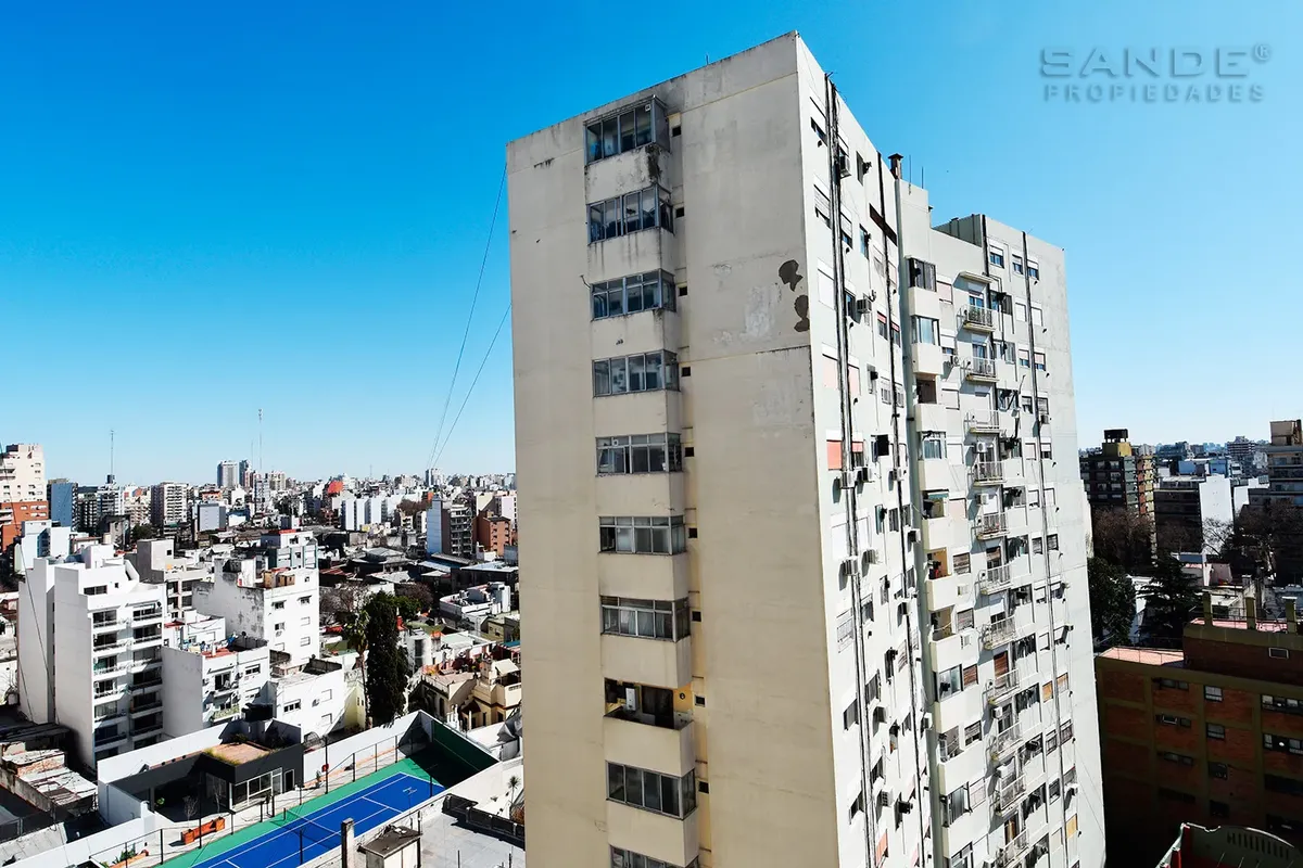 Almagro 1 ambiente con balcón