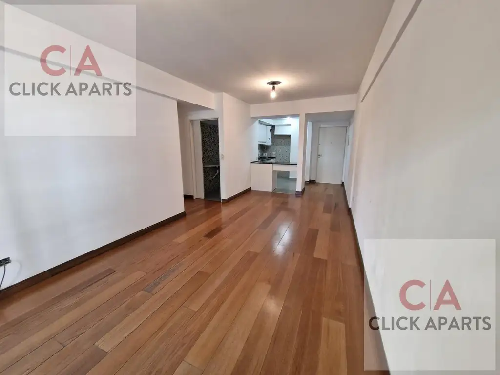 Departamento al frente con balcón