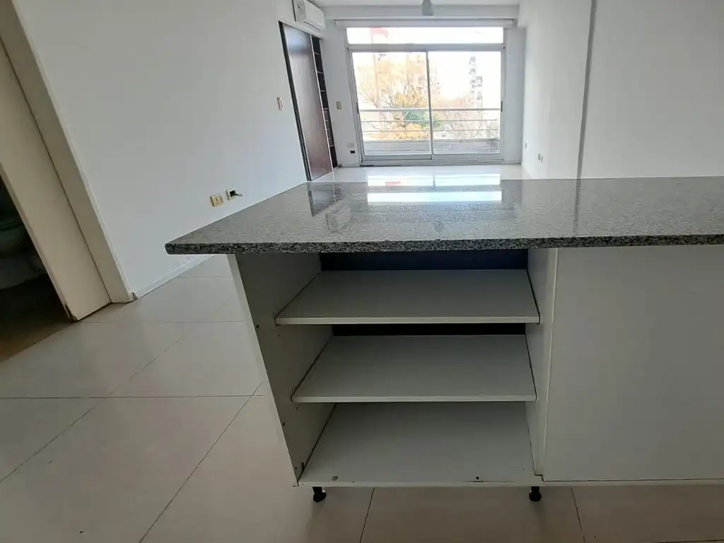Monoambiente con balcón y amenities