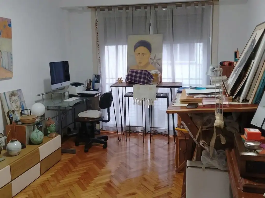 Departamento con balcón en Balvanera