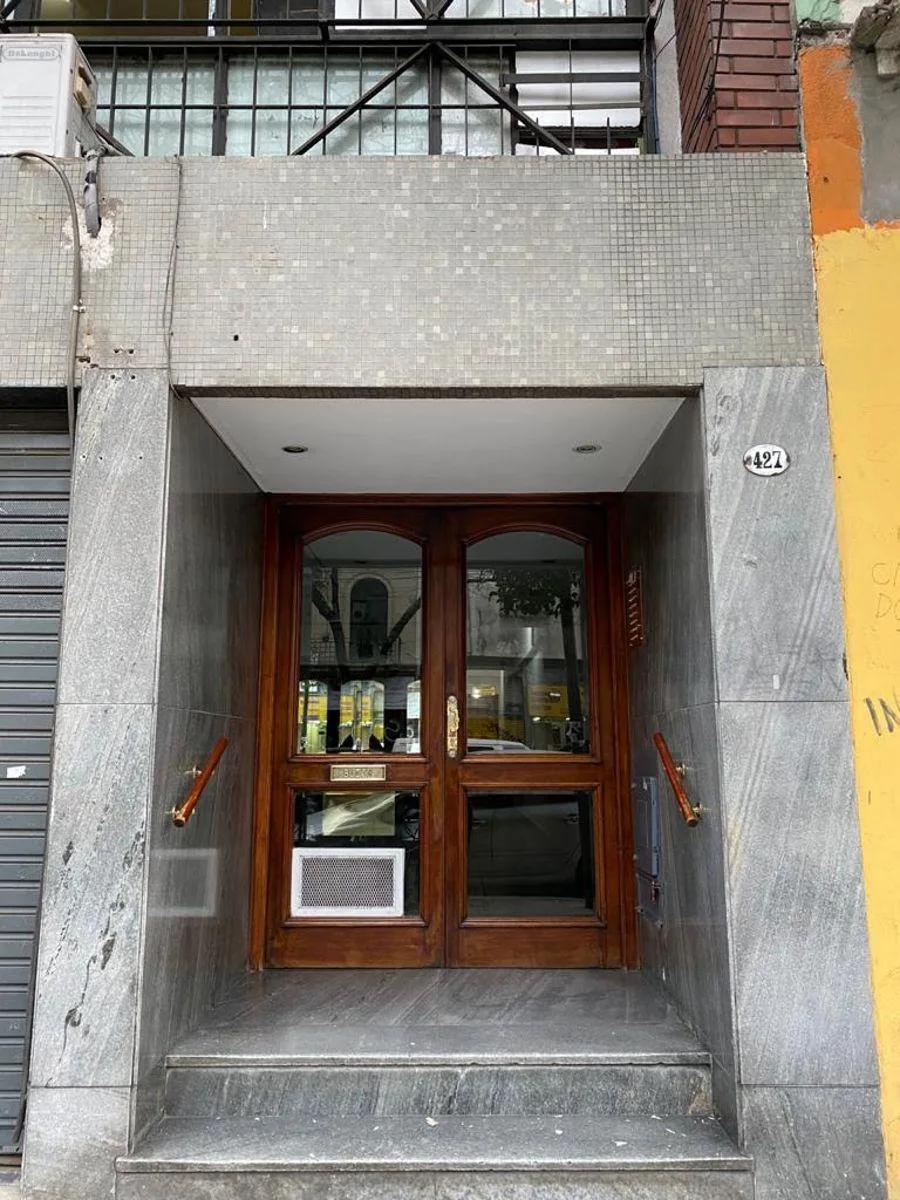 2 ambientes lateral con ascensor
