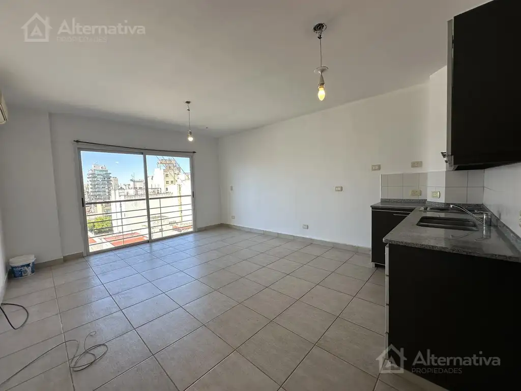 Studio with balcony and AC