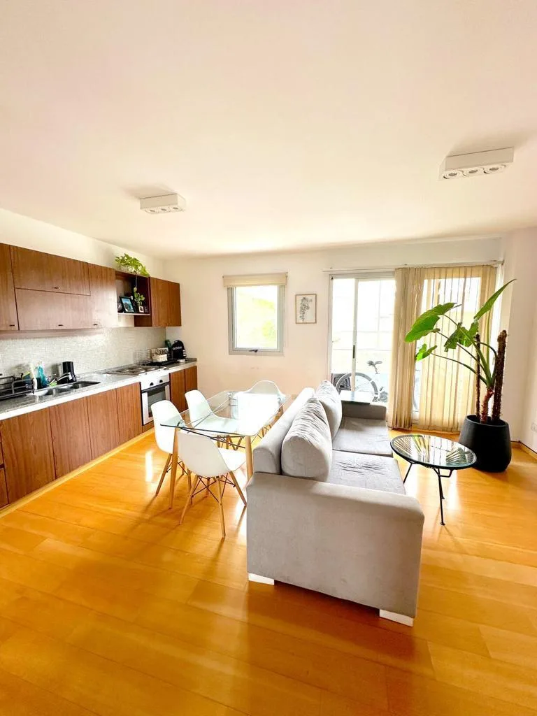 2 ambientes con balcón y piscina