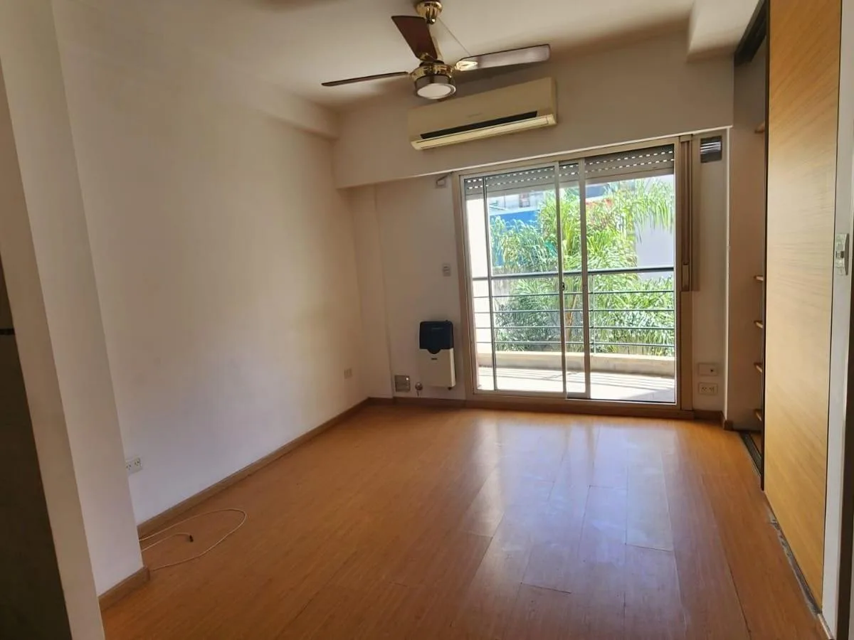 Studio with balcony and gas