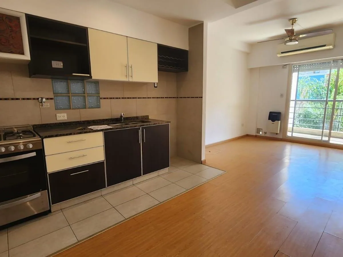 Studio with balcony and gas