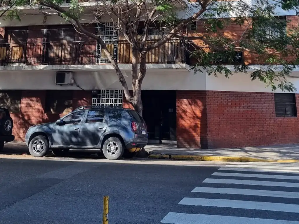 Departamento con balcón corrido en San Cristóbal