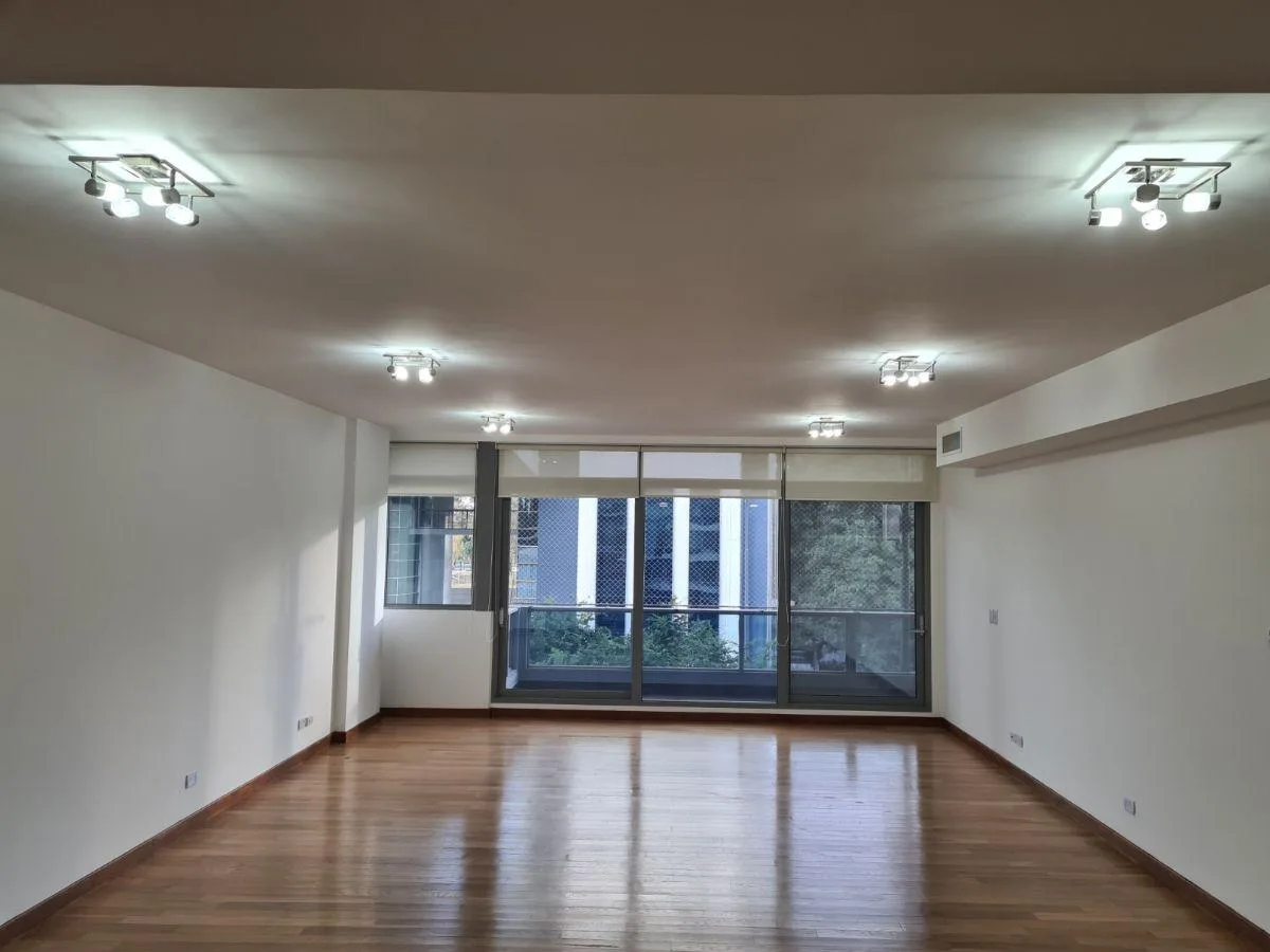 Departamento con 2 suites y balcón