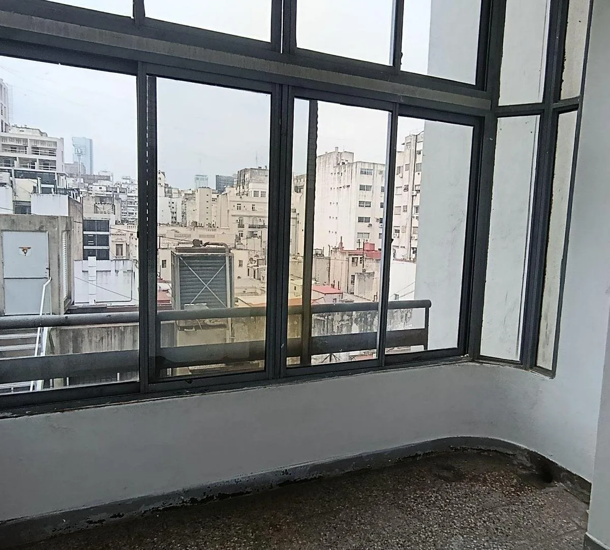 2-room apartment with enclosed balcony