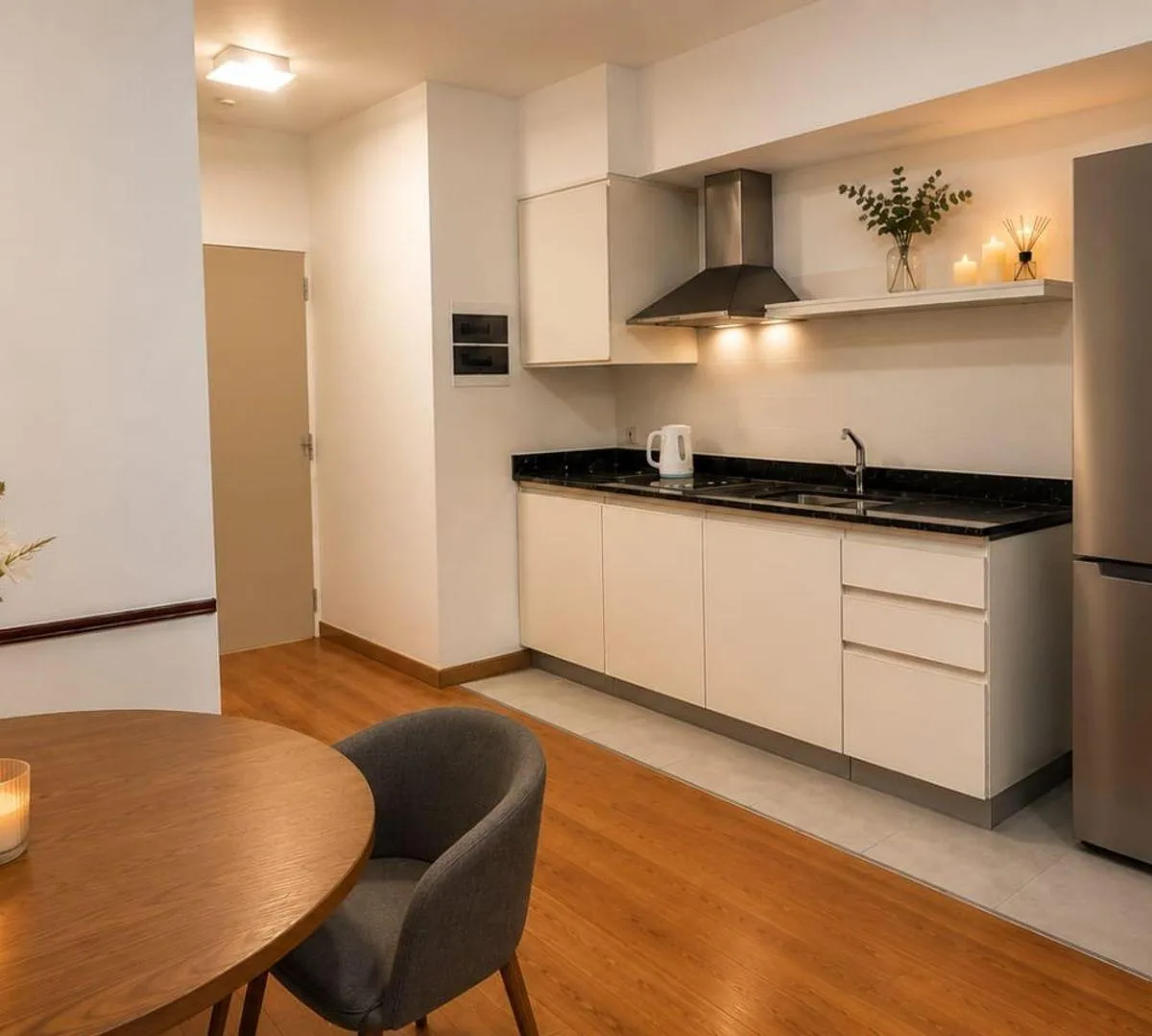 Monoambiente con balcón y A/A