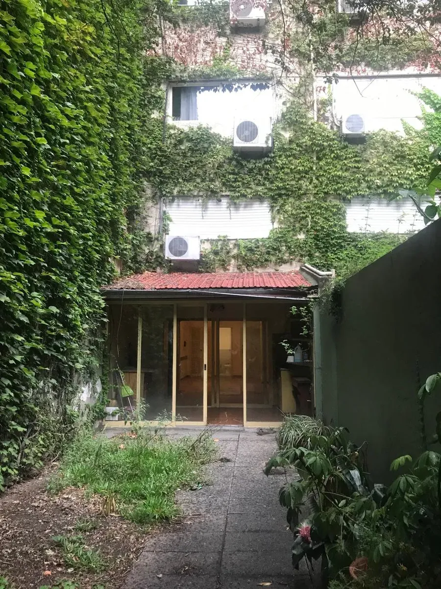 2 ambientes con jardín y parrilla