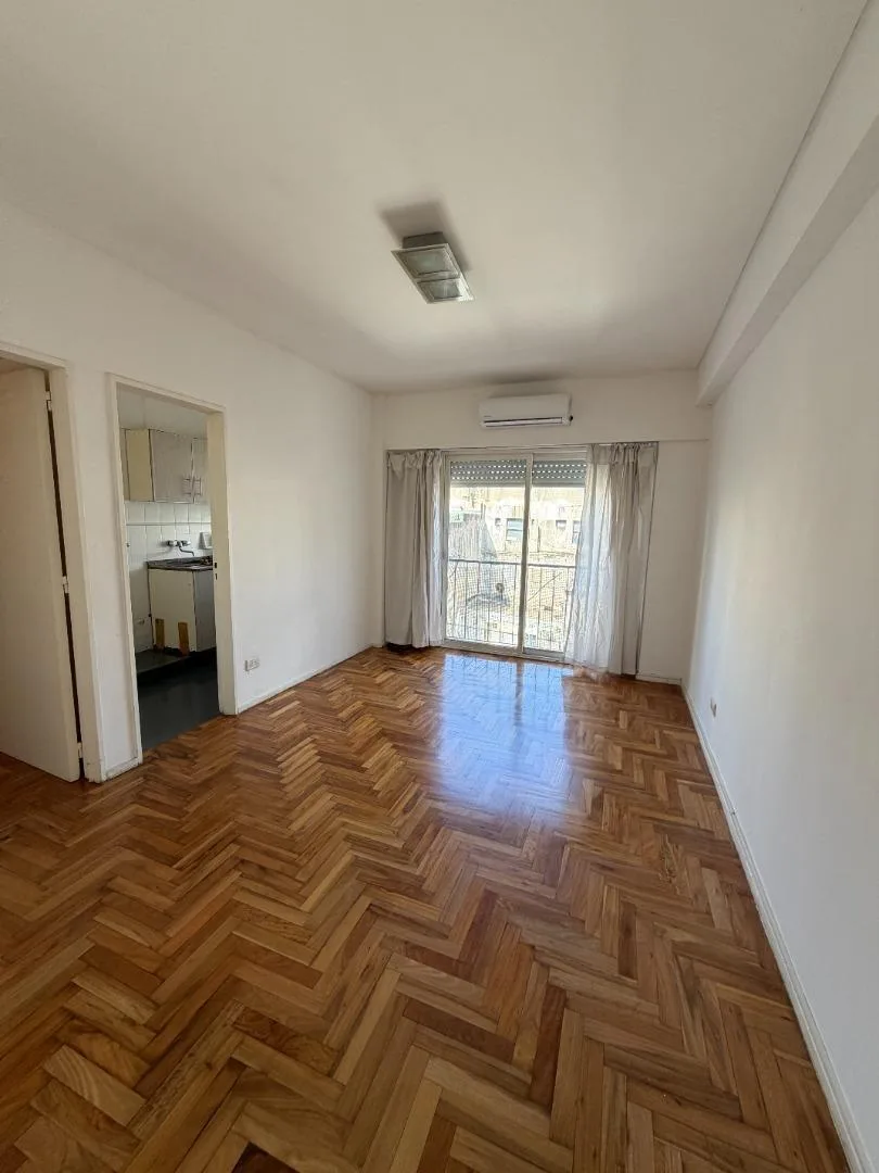 Departamento de 2 ambientes con AC