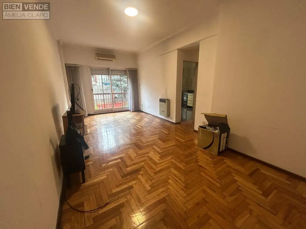 Departamento con patio y parquet