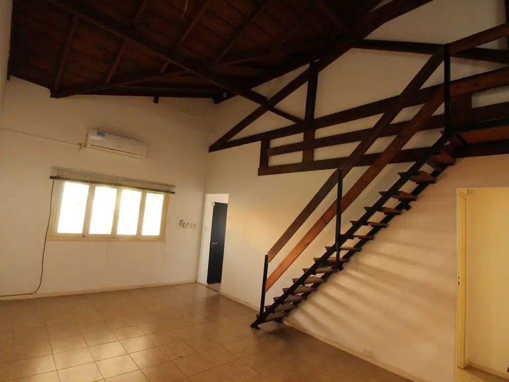 Chalet en esquina con playroom