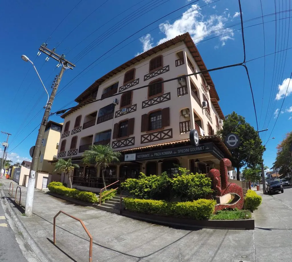 Departamento amueblado con balcón
