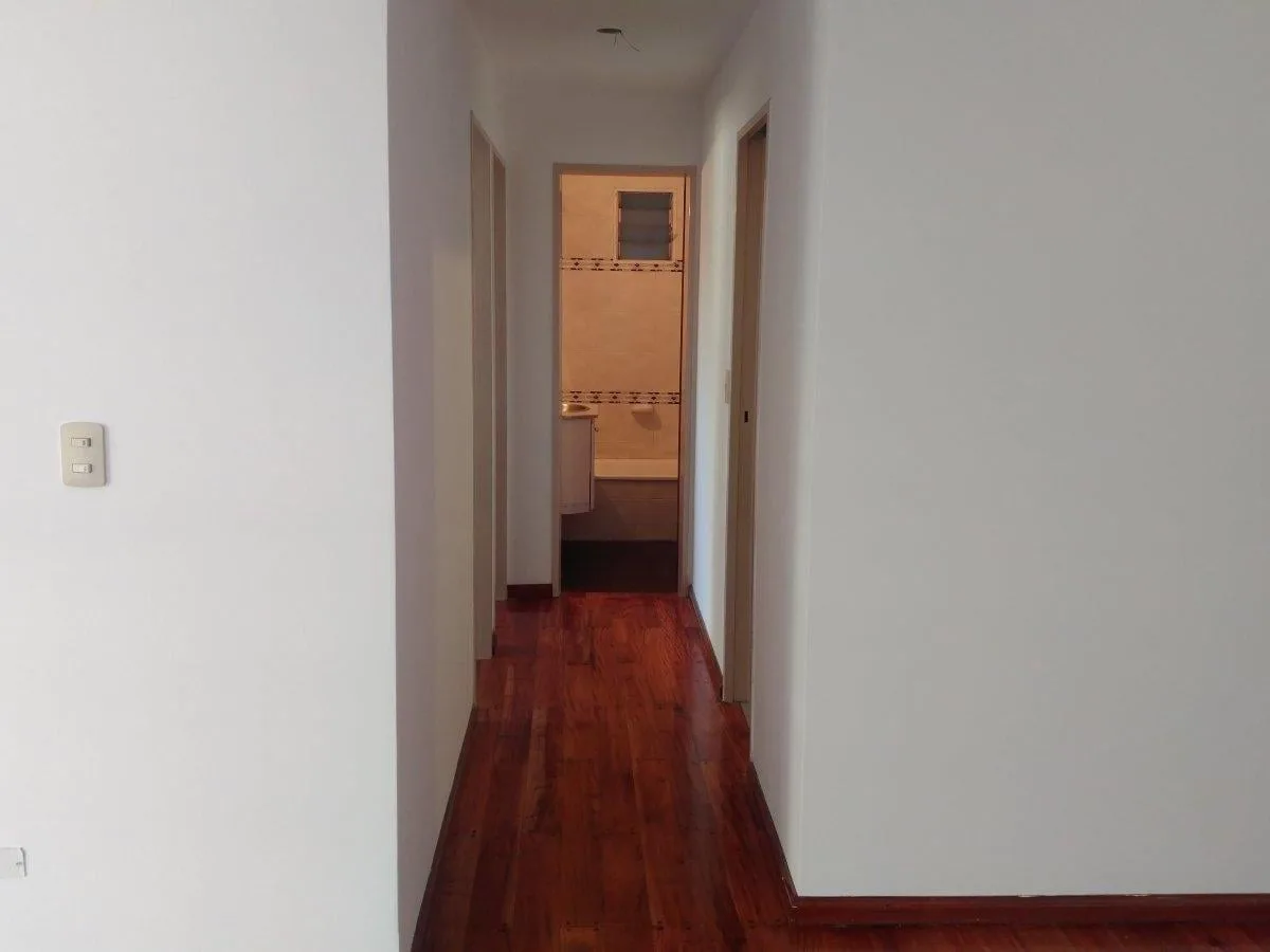 Semipiso contrafrente con balcón corrido