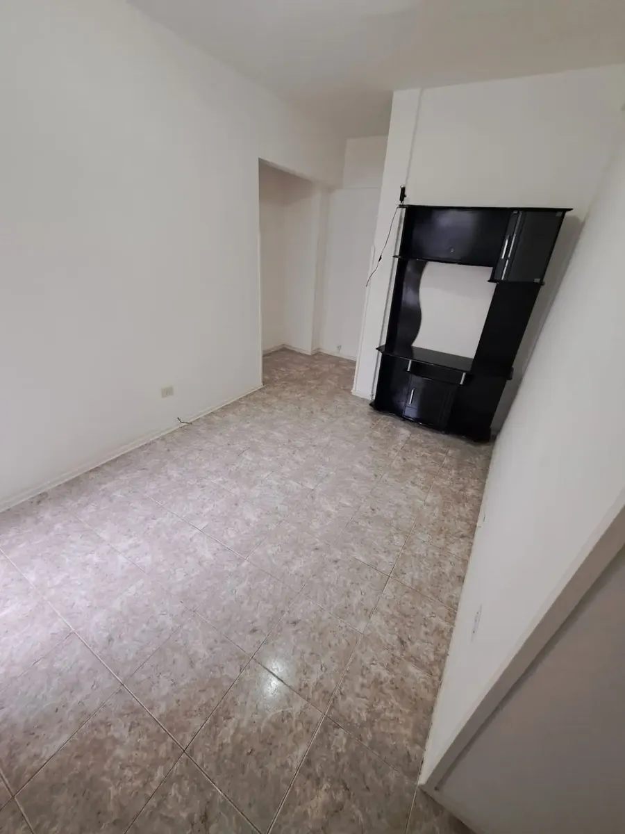 2 ambientes con patio interno