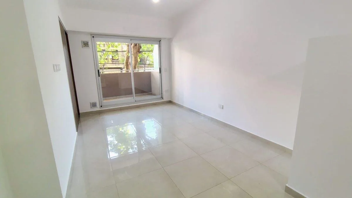 Monoambiente con balcón y amenities