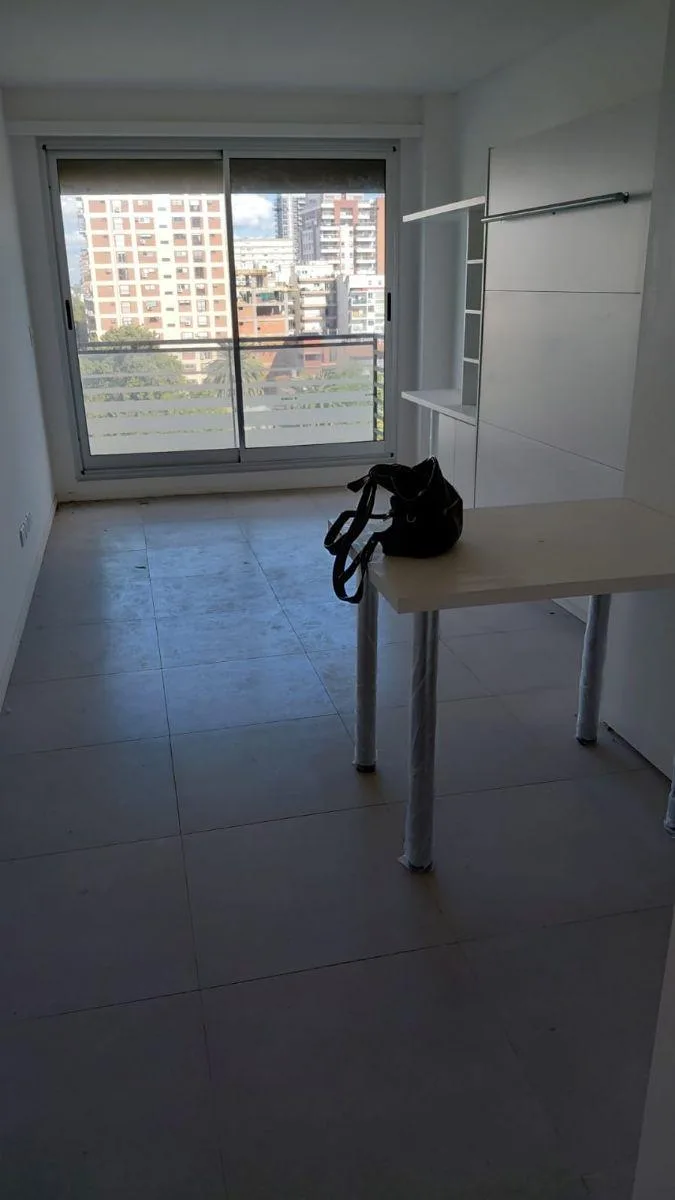 Monoambiente 10° piso con balcón