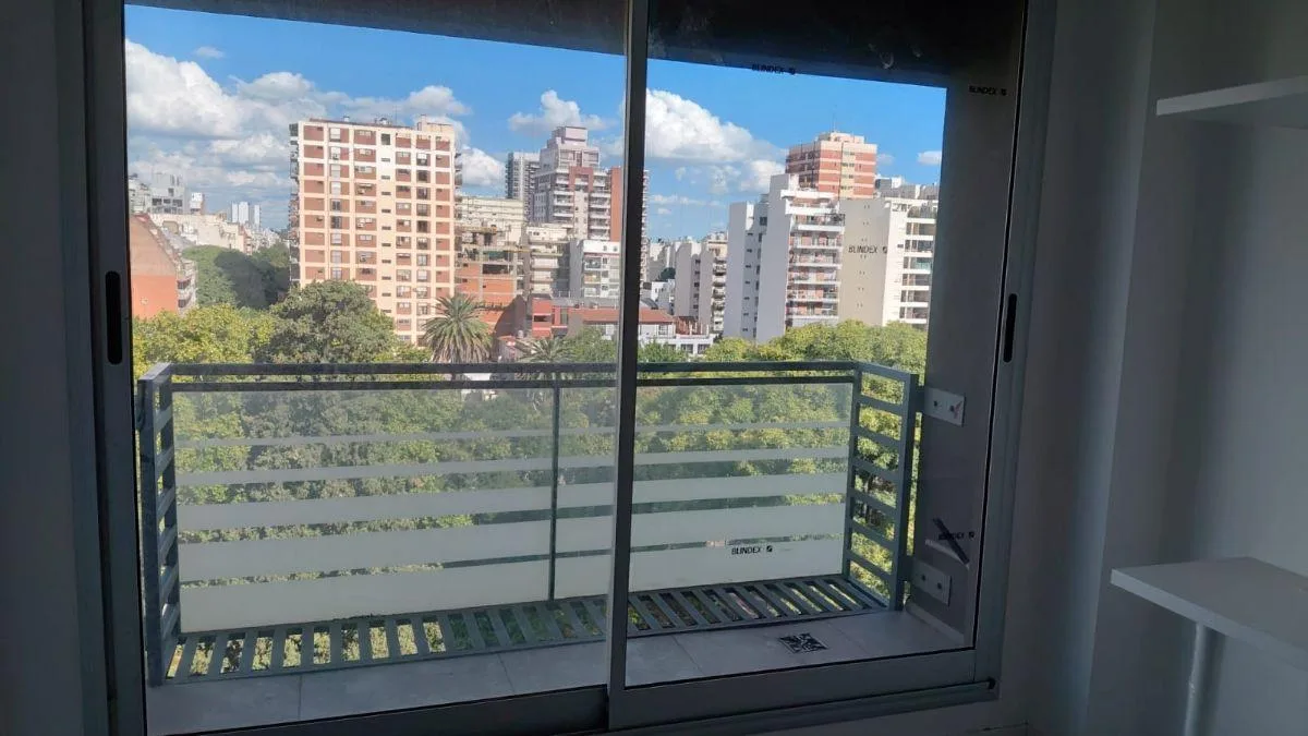 Monoambiente 10° piso con balcón