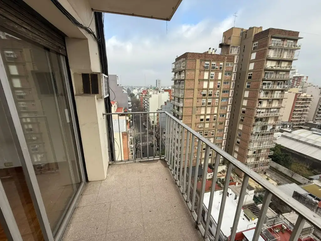Departamento con balcón en Belgrano