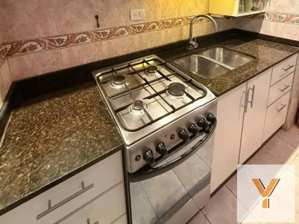 Departamento con terraza y parquet