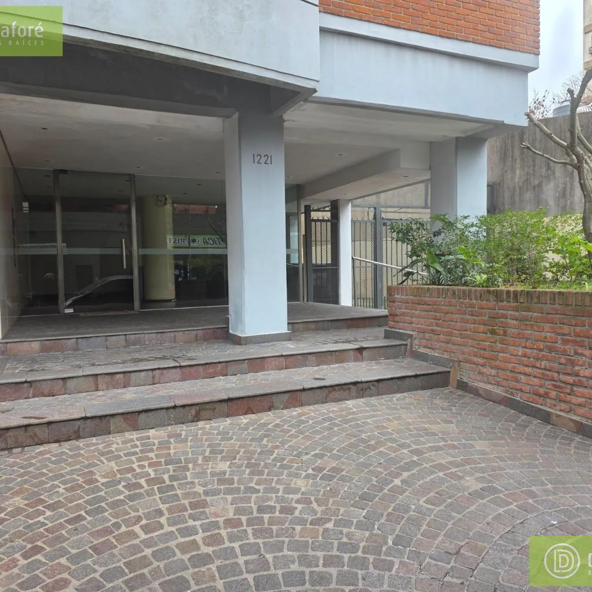 Alquiler - Departamento 3 Ambientes en San Fernando, Último Piso con Balcón y Cochera