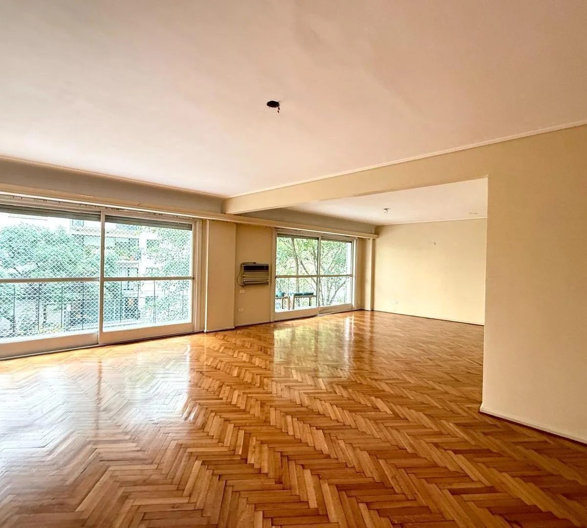 Recoleta, piso al frente