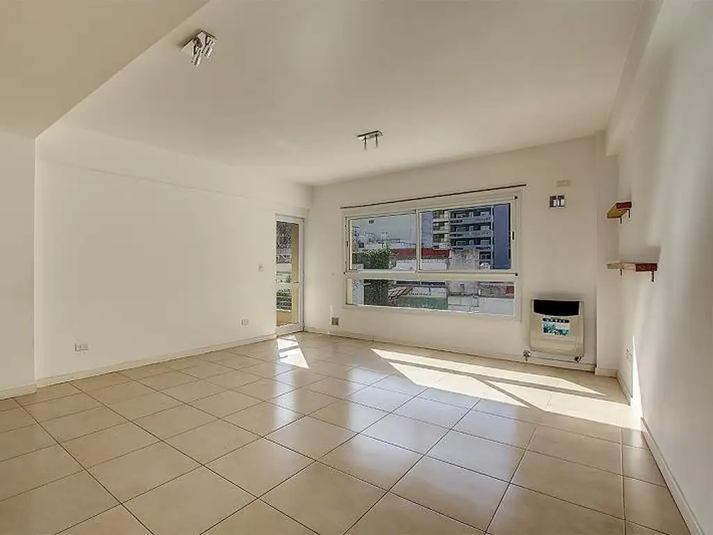 Departamento con balcón en Caballito