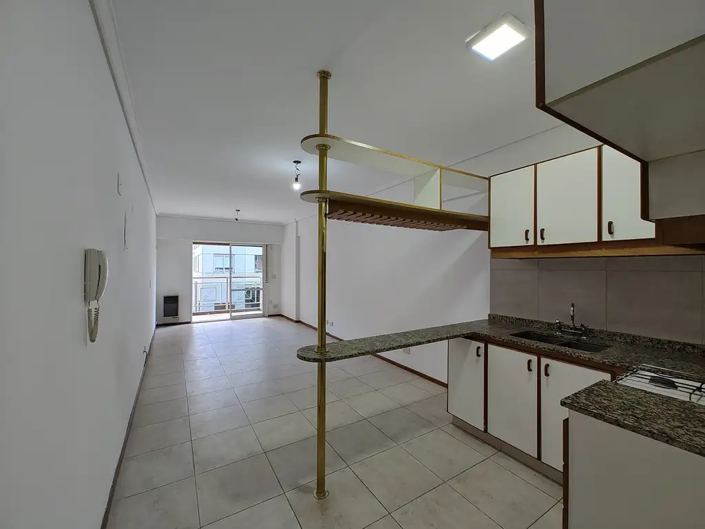 Monoambiente con balcón en Belgrano