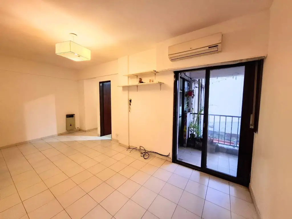 1 bedroom with balcony, Almagro