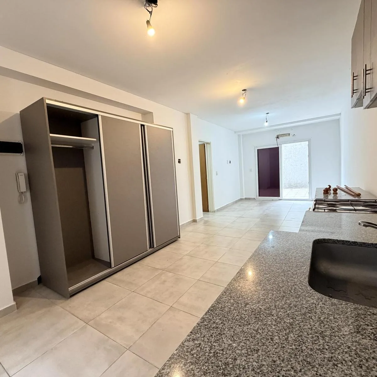 Listing: Studio, Villa Luro