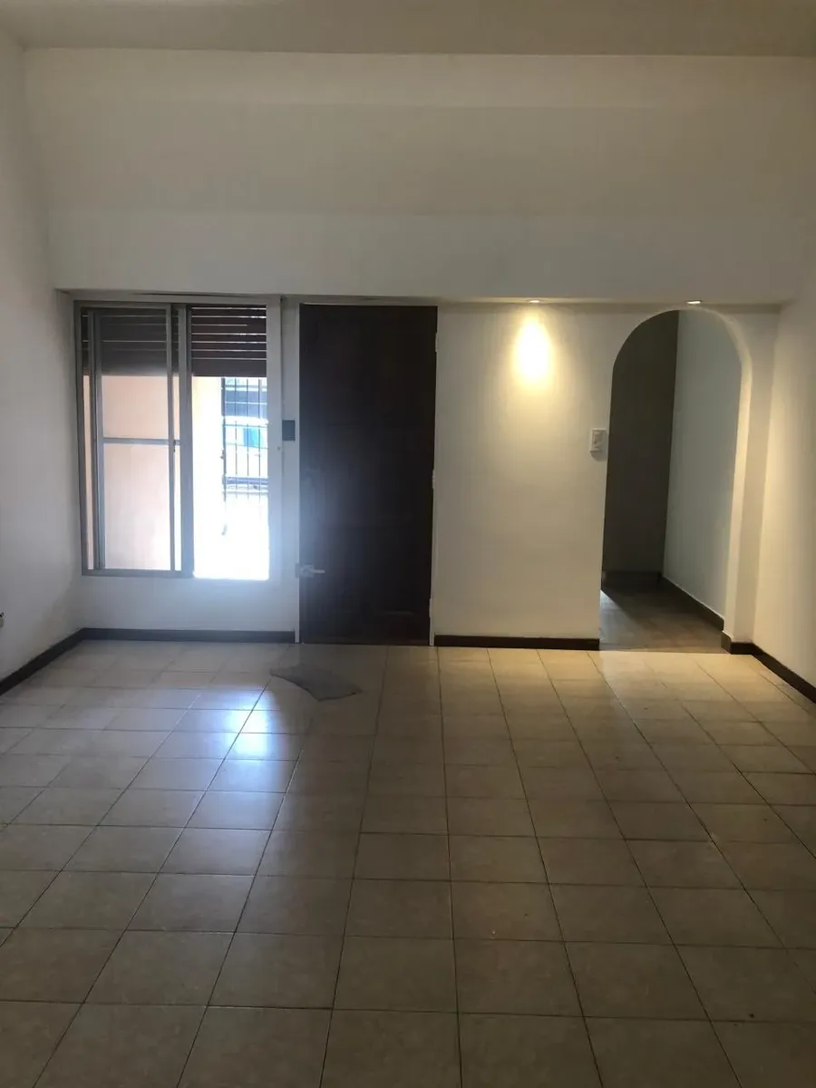 Casa 3 ambientes con cochera