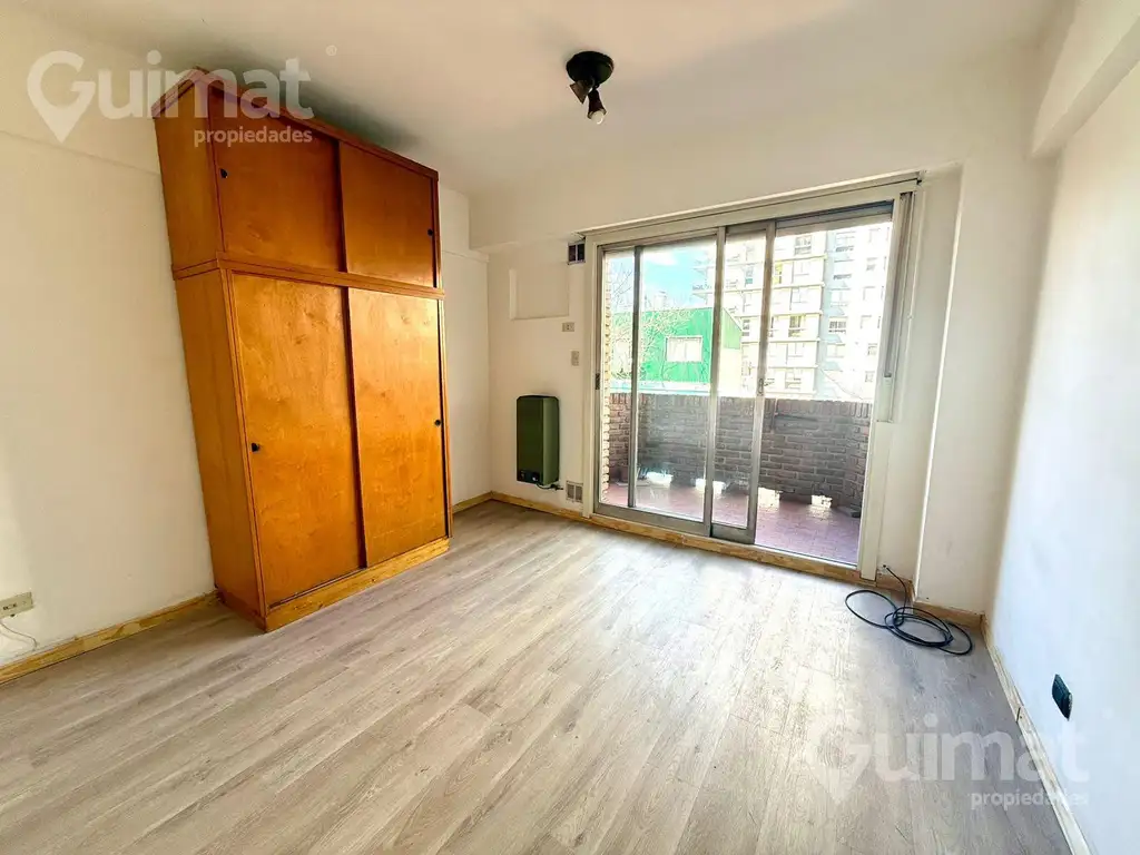 Monoambiente con balcón en Chacarita