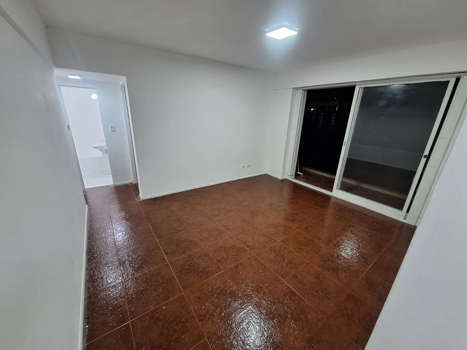 2 ambientes con balcón