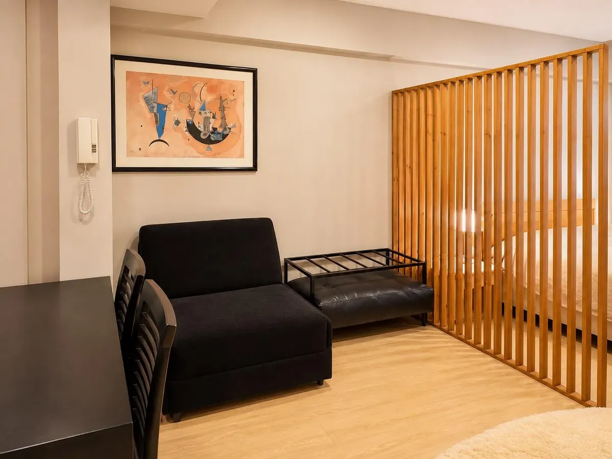 Monoambiente con balcón y pileta