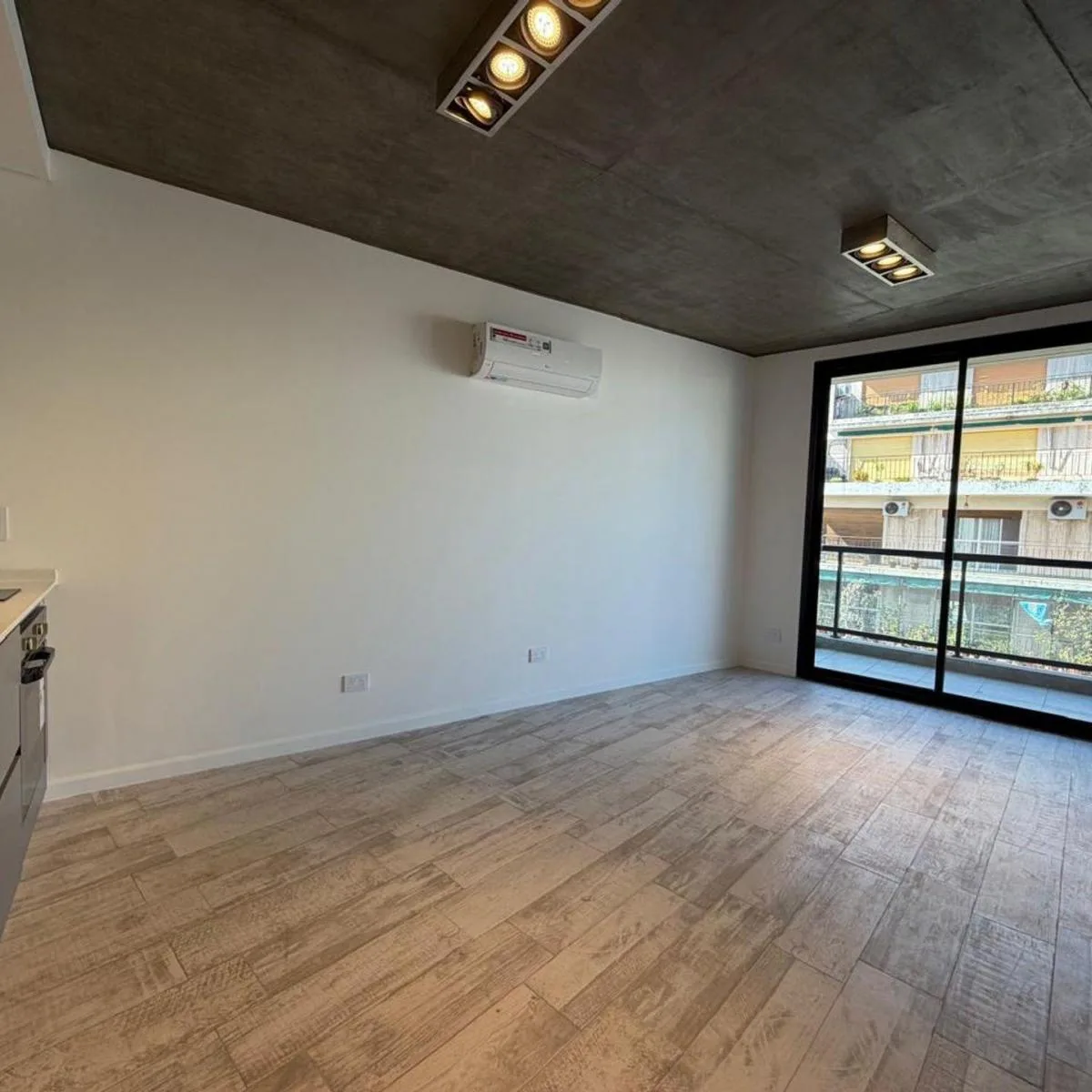 Monoambiente con balcón en Belgrano